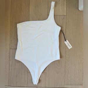 NWT Babaton Contour One shoulder Bodysuit size L